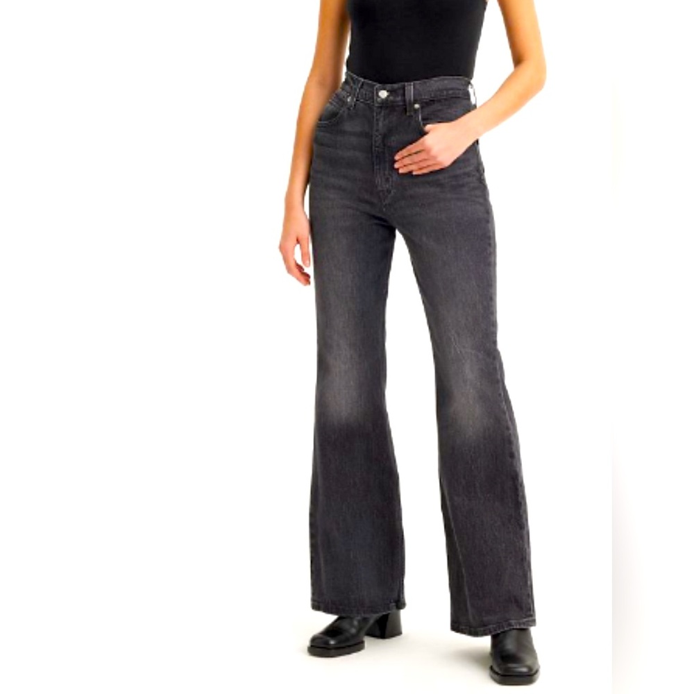 Levi's Ribcage Flare High Waisted Jeans